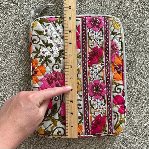 Vera Bradley Tablet Sleeve in Tea Garden 8 x 10 - Picture 7 of 7